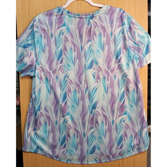 Reel Legends 1X Freeline Blue Purple Feather Pattern Athletic V-Neck Blouse - Picture 6 of 6